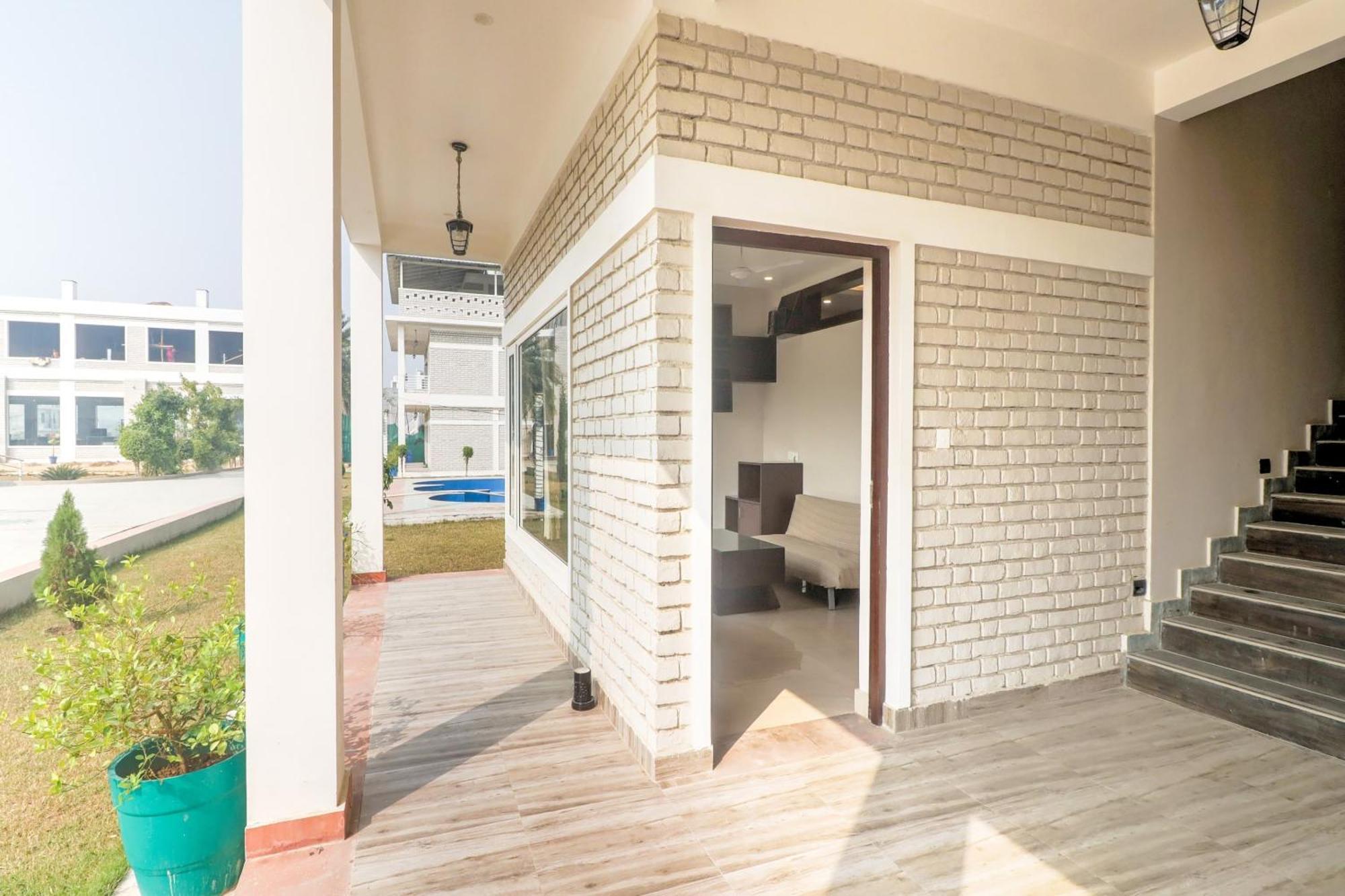 Townhouse Amaraa Farms Near Lulu Hypermarket Lucknow Exterior photo